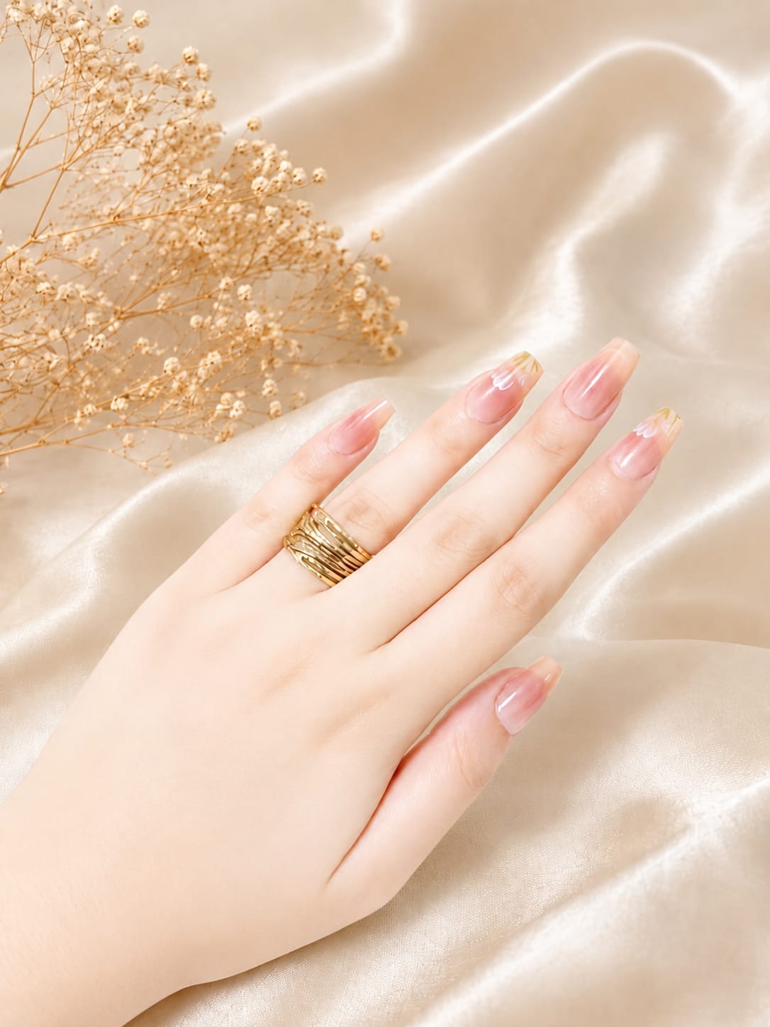 Elegant Ripple Ring